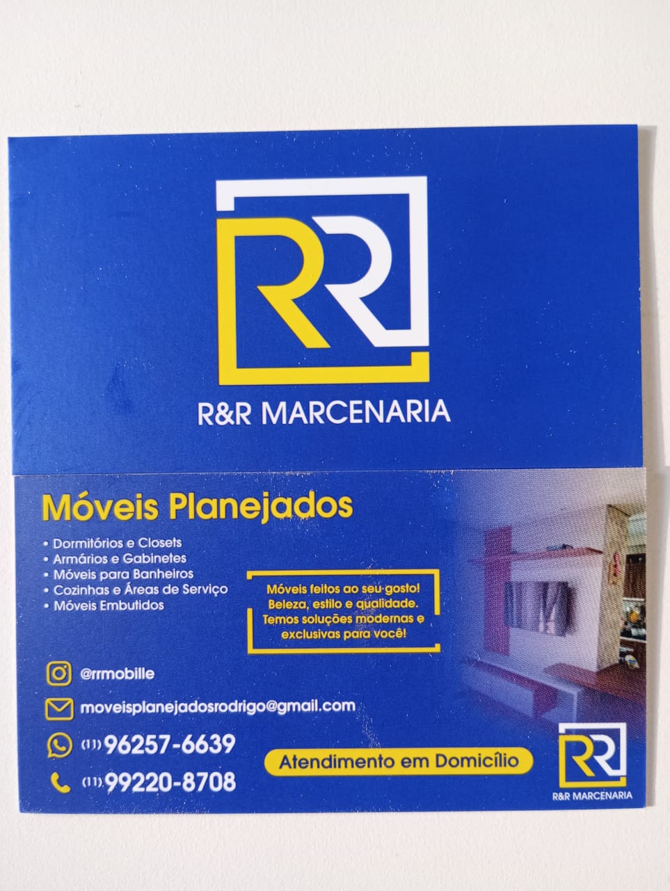 Logo R&r Marcenaria e Moveis Planejados